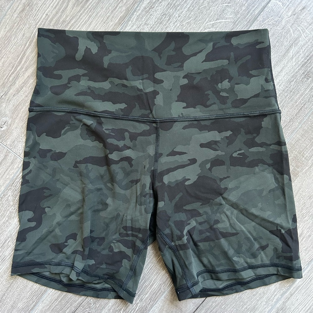 lululemon Camo Green Women's 8” Align Shorts, Sz 8